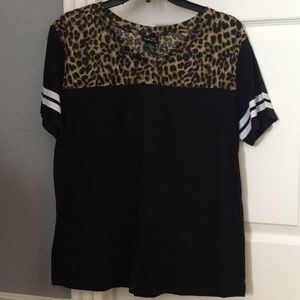 Rue 21 black V-neck tee with cheetah print